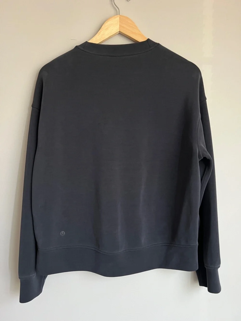 Lululemon Softstreme Black Crewneck Sweatshirt Oversized - Size XS - Picture 2 of 6